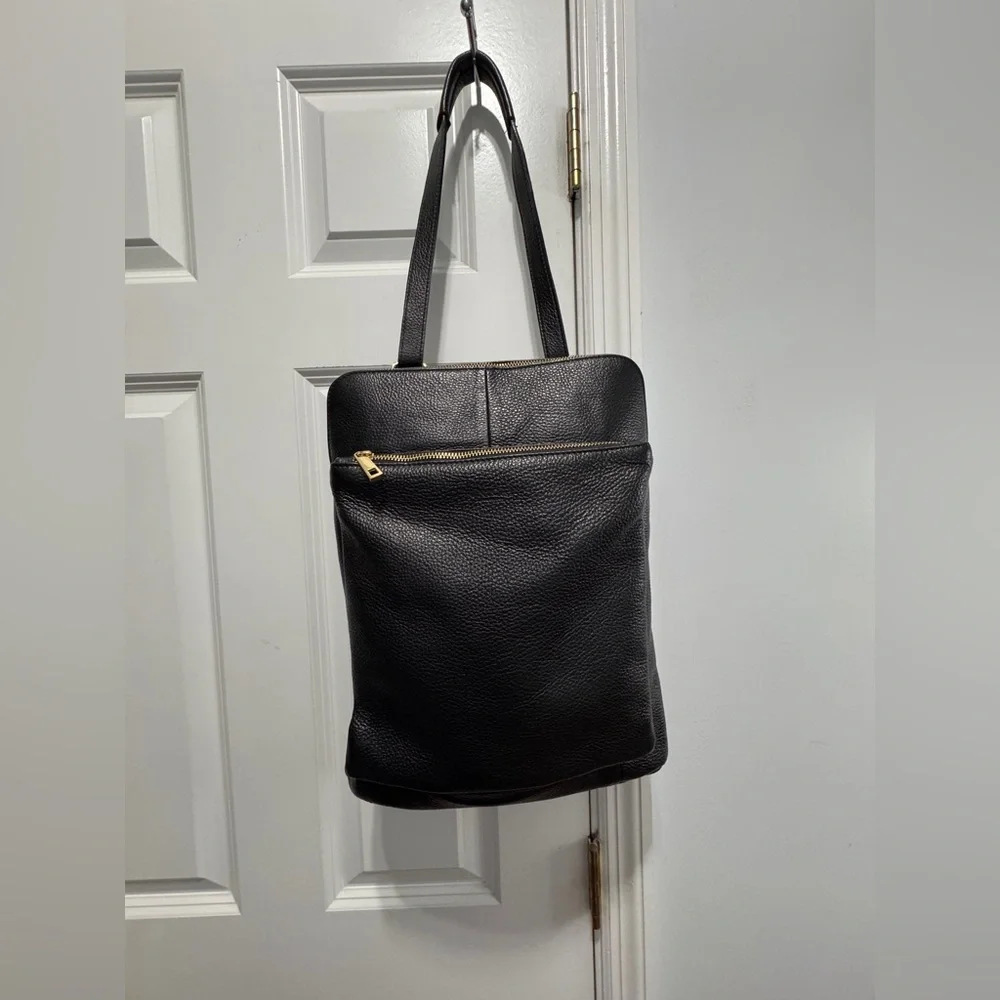 Vera Pelle Classic Black Backpack/ shoulder bag made in Italy NWOT